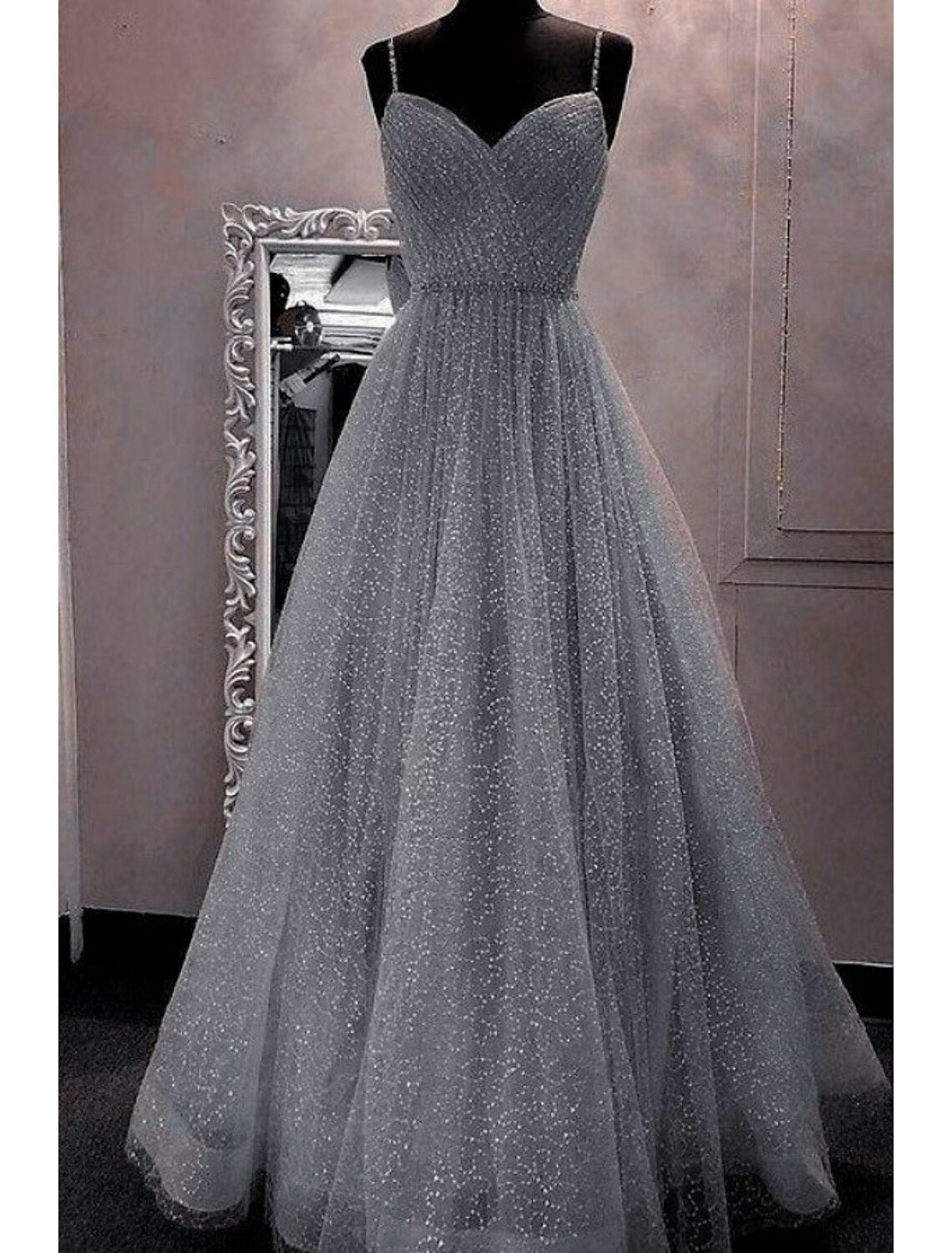 December Wedding Guest Dress A-Line Sparkle Shine Dress Floor Length Sleeveless Spaghetti Strap Tulle Glitter Crystals Prom Dresses