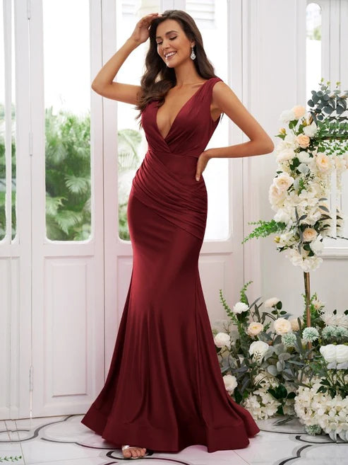 Trumpet/Mermaid Jersey Ruched V-neck Sleeveless Sweep/Brush Train Bridesmaid Dresses Party Dresses Wedding Guest Dresses