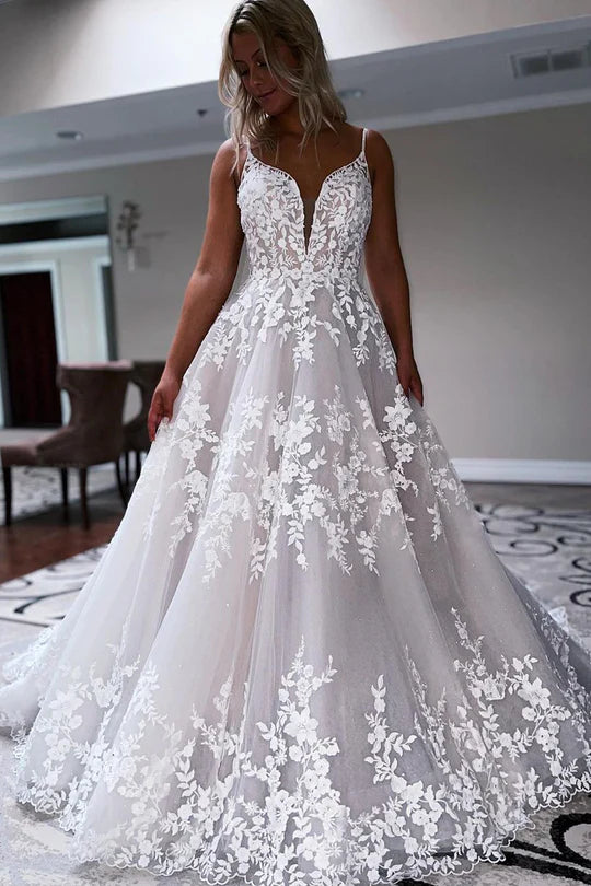 Charming Ball Gown V Neck Spaghetti Strap Tulle Wedding Dresses with Appliques