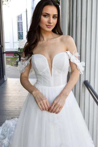 Charming A Line Off-the-Shoulder V Neck Tulle Long Wedding Dresses with Appliques