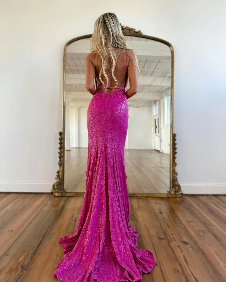 Charming Mermaid V Neck Spaghetti Strap Fuchsia Long Prom Dresses with Appliques