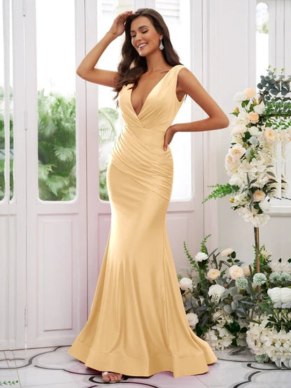 Trumpet/Mermaid Jersey Ruched V-neck Sleeveless Sweep/Brush Train Bridesmaid Dresses Party Dresses Wedding Guest Dresses