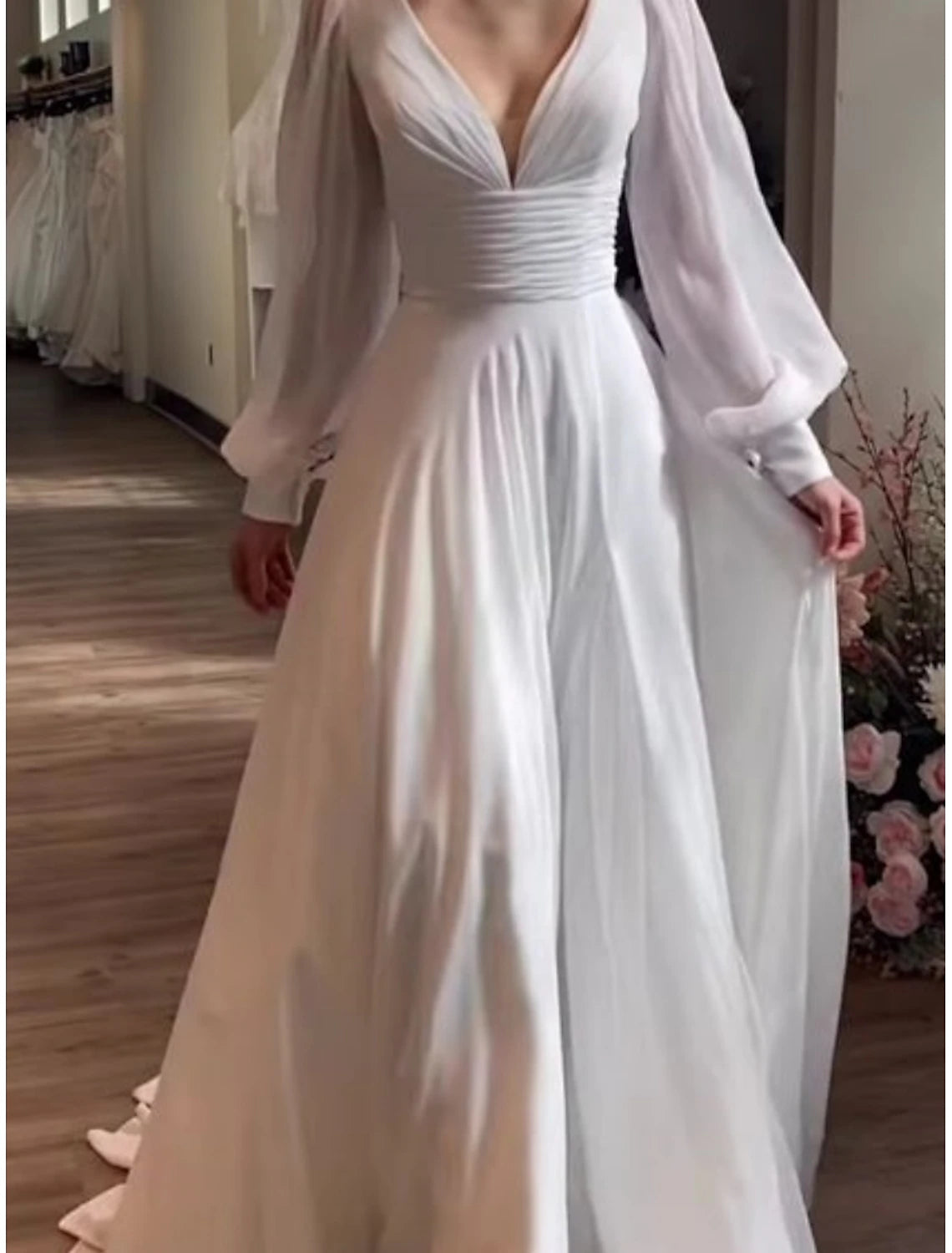 Fall November December Simple Wedding Dresses A-Line Deep V Neck Long Sleeve Court Train Chiffon Bridal Gowns Pleats Ruched Little White Dresses