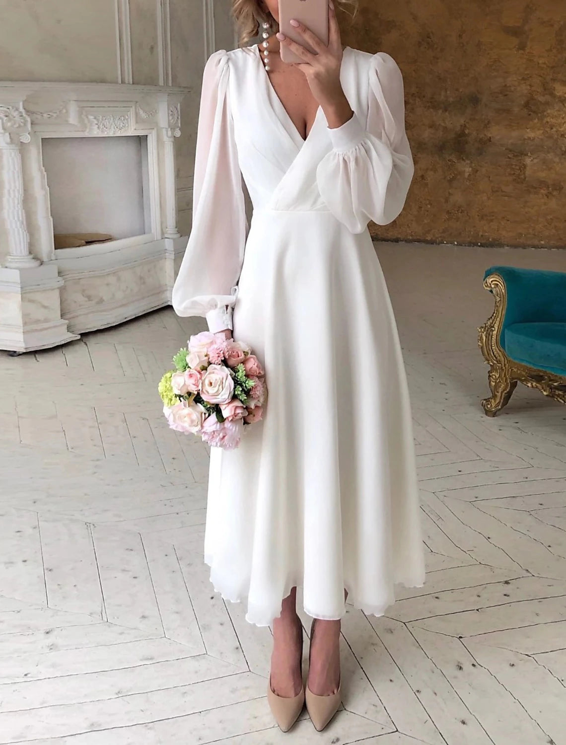 Fall November December Wedding Dresses Simple A-Line V Neck Long Sleeve Ankle Length Chiffon Bridal Gowns With Solid Color Little White Dresses