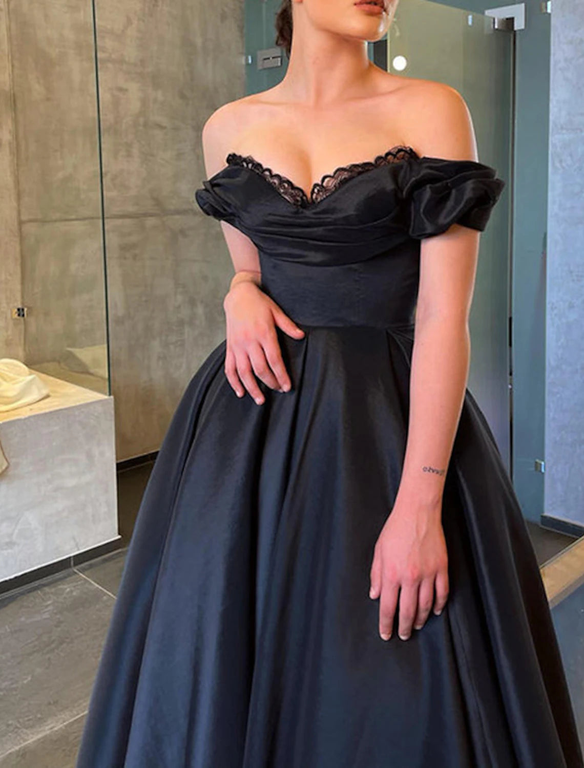 December Wedding Guest Dress A-Line Elegant Dress Masquerade Wedding Party Tea Length Short Sleeve Off Shoulder Fall Wedding Guest Satin with Ruched Prom Dresses