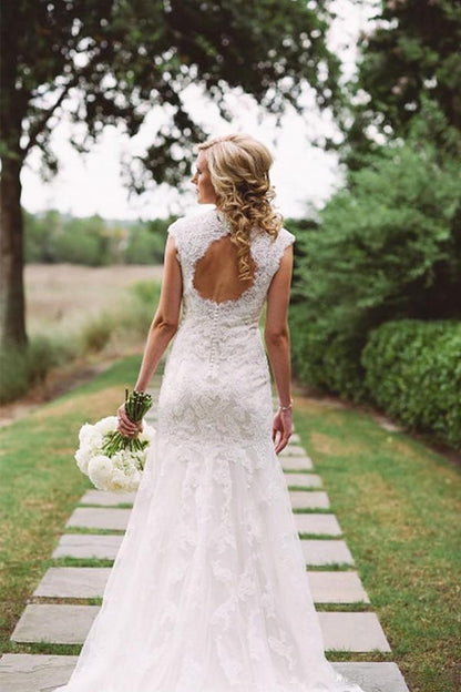 Elegant Lace Appliques Wedding Dress With Zipper Button