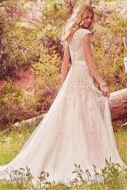 A-Line Tulle Wedding Dresses With Lace Appliques