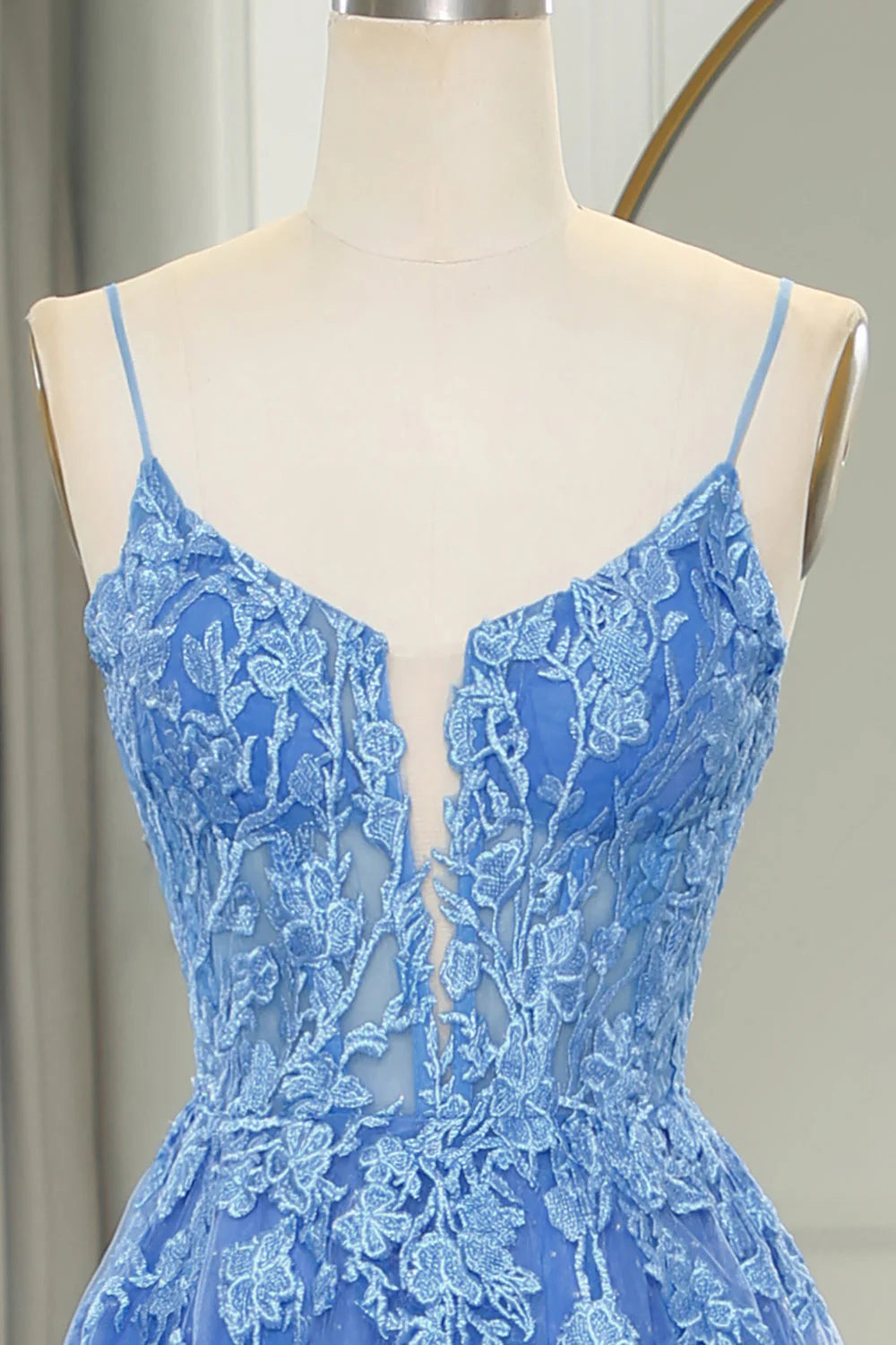 Blue V-Neck A-Line Spaghetti Straps Tulle Long Prom Dress With Appliques