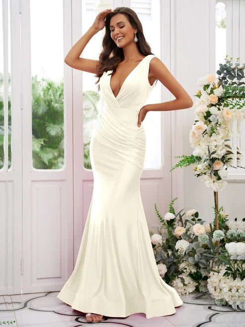 Trumpet/Mermaid Jersey Ruched V-neck Sleeveless Sweep/Brush Train Bridesmaid Dresses Party Dresses Wedding Guest Dresses