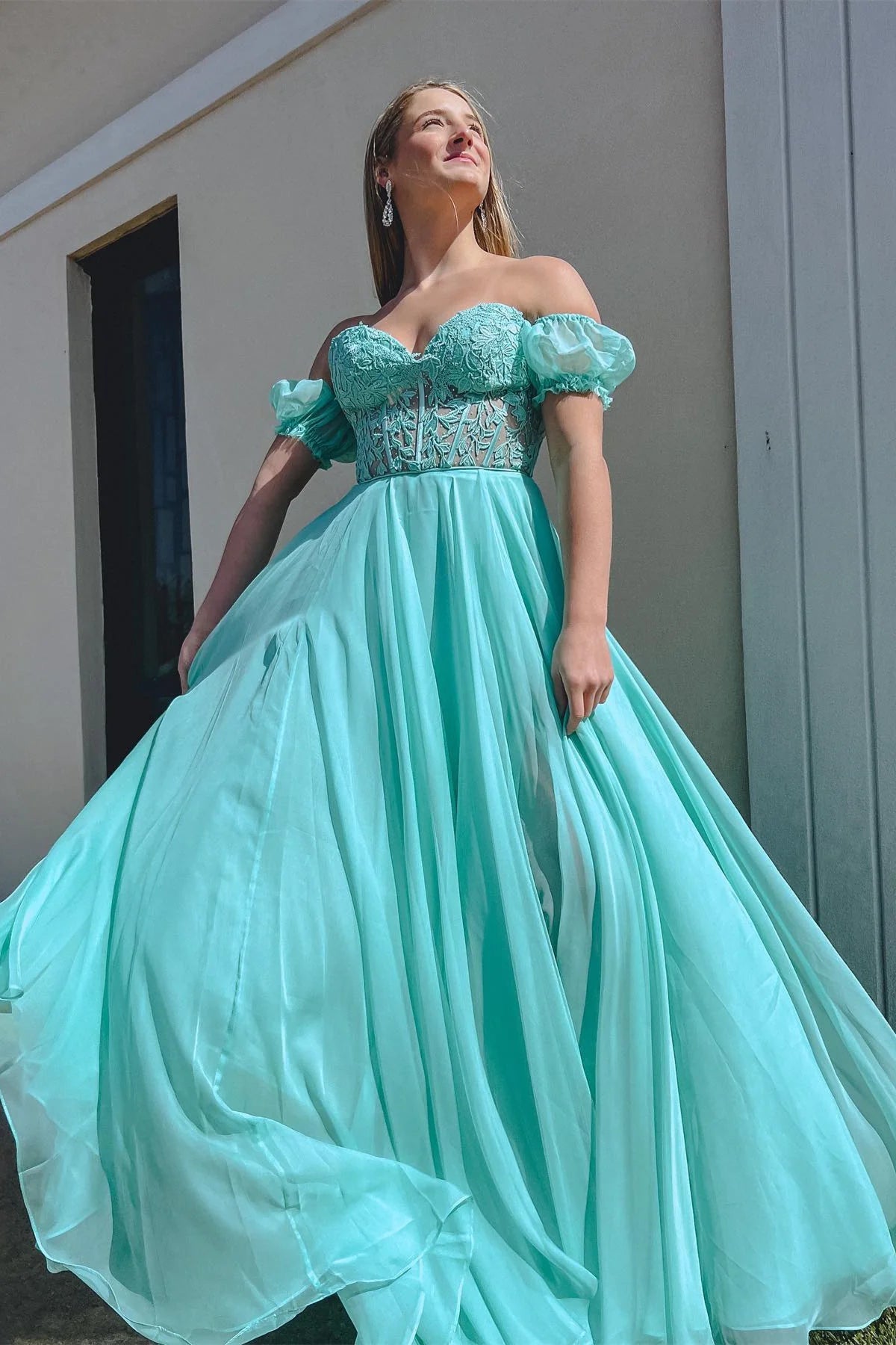 Sweep/Brush Train Dresses Off The Shoulder A-line Chiffon Applique Lace-Up Long Prom Dress