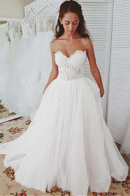 Tulle Sweetheart Neckline A-line Wedding Dresses With Lace Appliques