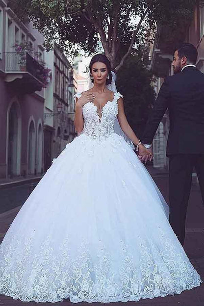 Tulle V-neck Neckline Ball Gown Wedding Dresses With Lace Appliques