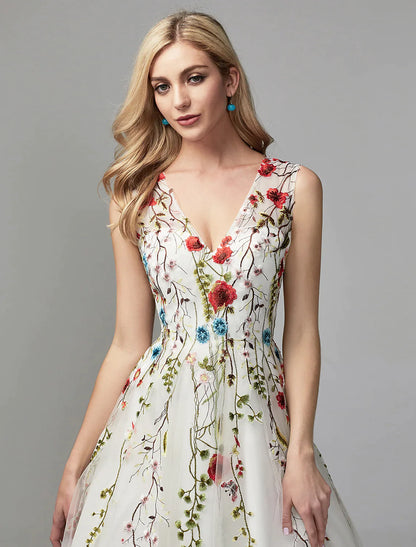 A-Line Special Occasion Dresses White Dress Homecoming Floor Length Sleeveless V Neck Lace with Embroidery Appliques