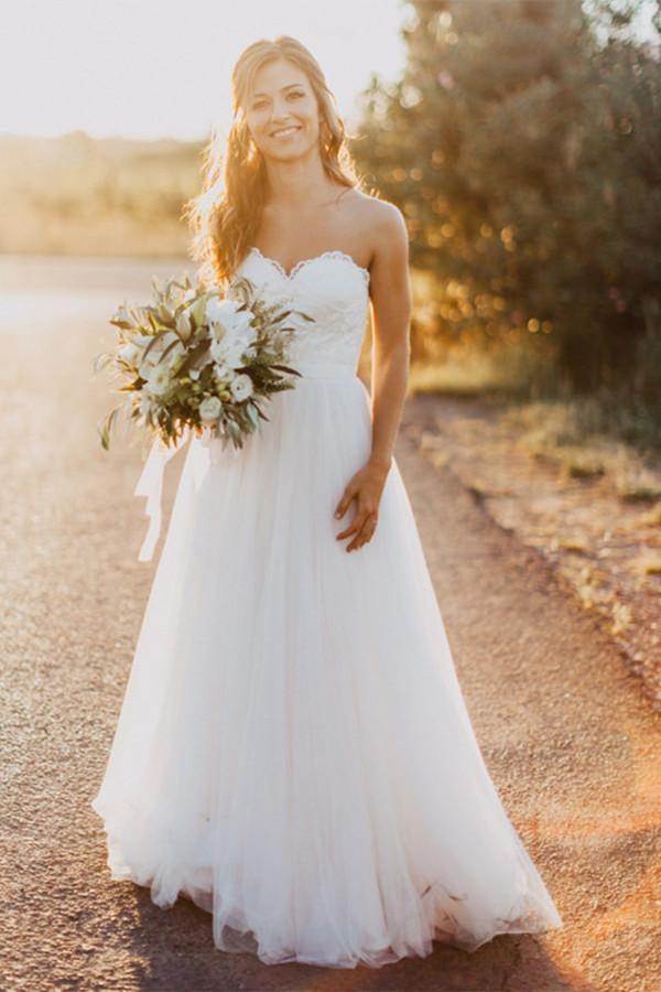 Sweetheart Floor-Length Ivory Wedding Dress with Lace